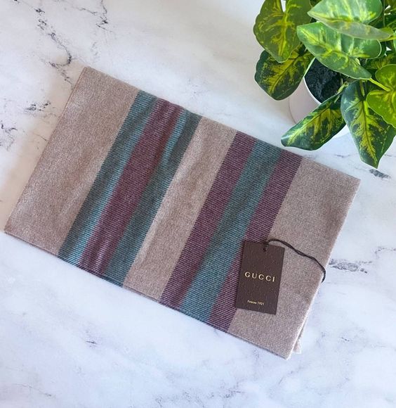 gucci classic stripe gucci print wool scarf neutral new with tag logo - Picture 2 of 8